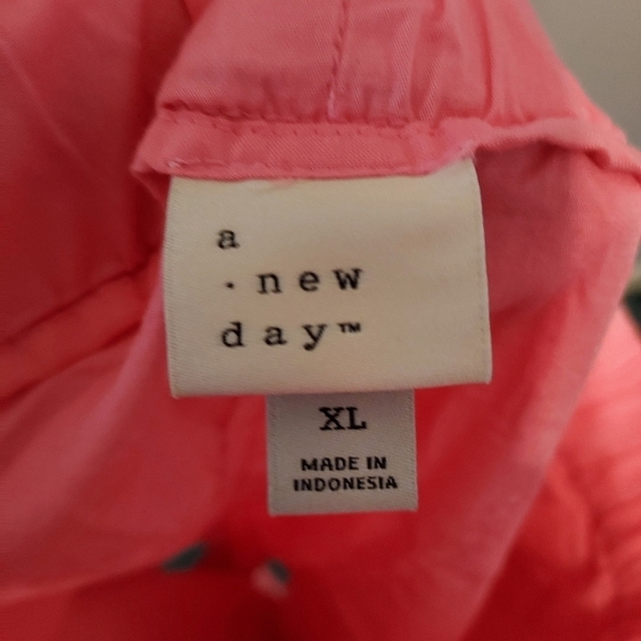 A New Day High Rise Shorts Pink Size XL - Picture 8 of 9